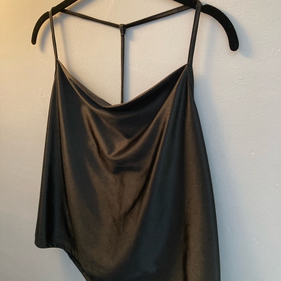 Slinky Black Top - Picture 3 of 10